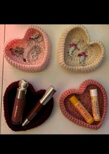 Crocheted accessories tray