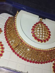 Stunning Gold Tone Jewellery Set