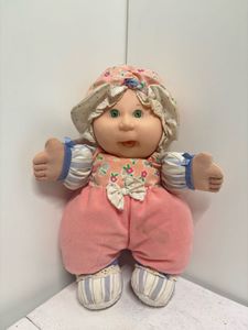 Vintage 1995 cabbage patch plush toy