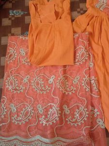 heavy look Bridal suit with dupatta 🧡