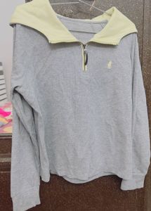 Grey Pullover with Yellow Collar