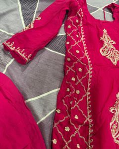Embroidered Pink Kurta Set with dupatta 💕