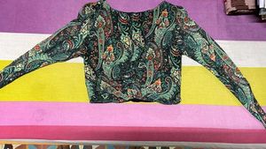 Stylish Paisley Print Crop Top