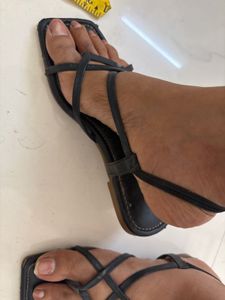 Stylish Black Flat Sandals