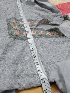 Elegant Grey Kurta Set with Floral Embroidery