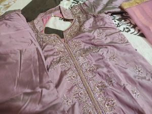 Elegant Mauve Embroidered Kurta Set