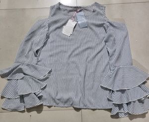 Trendy Woman White /blue Top
