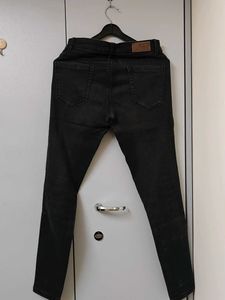 Classic Black Skinny Jeans