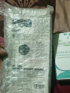 OxiGlow Hydra Boost kit and mini massager