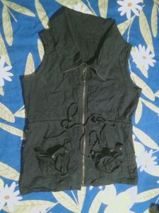 Sleeveless Hooded Jacket