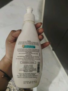 Venusia Max Intensive Moisturizing Lotion