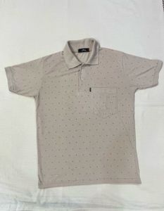 Stylish Men's Polo Shirt with Subtle Pattern