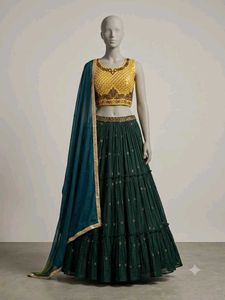 Beautiful lehenga choli with dupatta n having yell