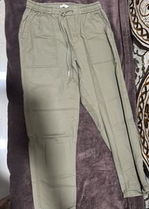 Trendy Girls Cargo Pants Green Colour