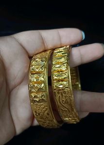 Elegant Gold Bangles Set