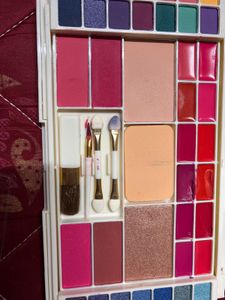 HILARYRHODA Makeup Palette