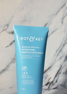 Dot &amp; Key Face Wash + trial pack freebies