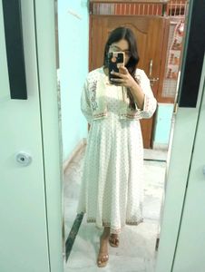 Elegant Floral Embroidered Kurta Set