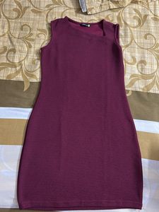 Chic Maroon Sleeveless Dress