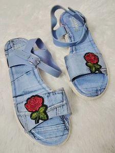 🎀 Denim Rose Embroidered Sandals ❤️
