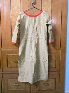 Elegant Gold Kurta with Contrasting Trim
