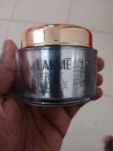 Lakme Perfect Radiance Day Gel Cream
