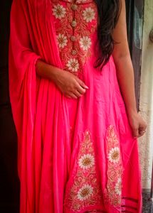 Pink Embroidered Kurta🌷