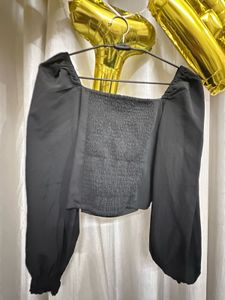 Chic Black Long Sleeve Crop Top