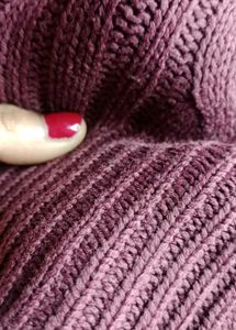 Maroon woolen sweater for women