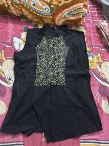 Elegant Black Embroidered Kurta