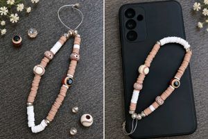 Beaded Phone charm 🍂✨️