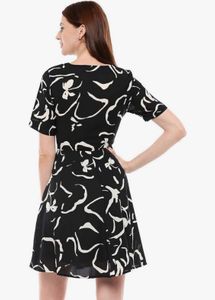 Chic Black &amp; White Printed Mini Dress