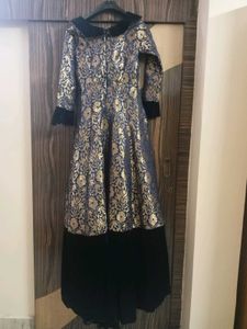 Elegant Brocade Velvet Tail Gown💙