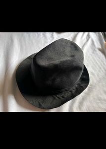 Stylish Black Fedora Hat 🎩