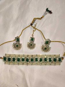 Elegant Emerald &amp; Pearl Jewelry Set