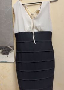Chic Two-Tone Bodycon Dress