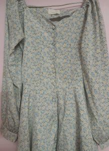 Ditsy Floral Print Summer Dress With Balloon Sleev