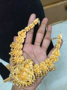 Necklace set with pearl hanging