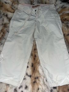 RARE LEVI’S Capri Pants
