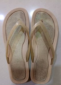 Frisbee Shimmery Flip Flop Size 39