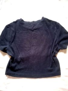 Ribbed Black Cropped T-Shirt