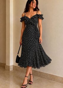 Chic Off-the-Shoulder Floral Wrap Dress
