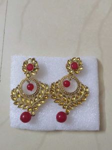 Beautiful Earrings with one stone missing