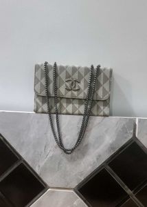 Chic Geometric Chain Bag