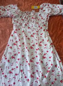Chic Floral Print Maxi Dress with Slit