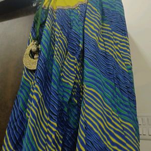 skirt cum ghagra lehariya with beautiful border n Latkan. never worn. best for navratri