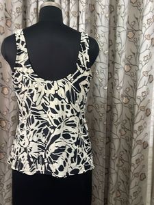 Stylish Black &amp; White Leaf Print Top