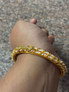 Elegant Gold Tone Bangle Set with Stones