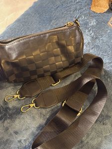 Chic Black Textured Shoulder Bag