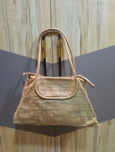 Stylish Croc-Embossed Shoulder Bag